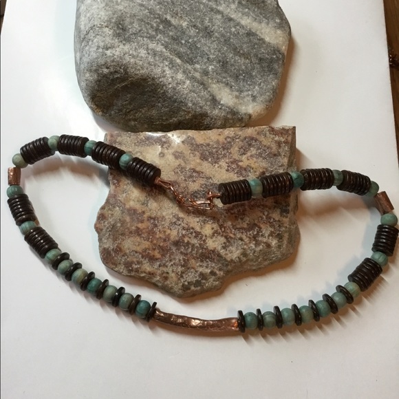 tribal style wood and copper necklace - Picture 3 of 7
